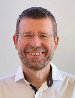 Dr. Christof Metzler